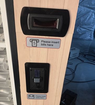 máquina expendedora fresca del zumo de naranja de la ruta de Internet 4G con el sistema auto del cambio